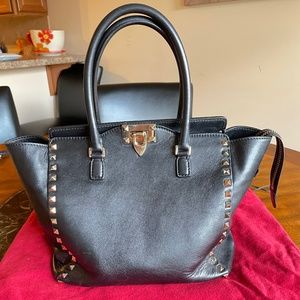 Valentino Garavani Rockstud medium black top handle bag